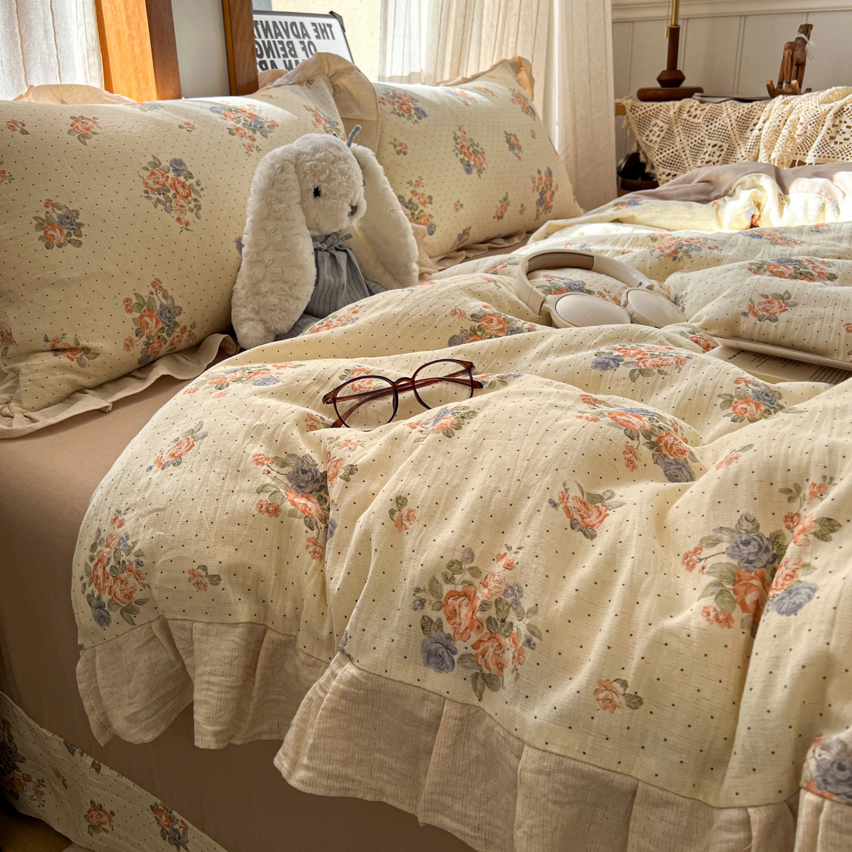 91家纺网 家纺一手货源 找家纺 耀悦家纺 2026新款真棉麻四件套轻奢法式大花边工艺款圆角荷叶边吊边床单 蔷薇花序