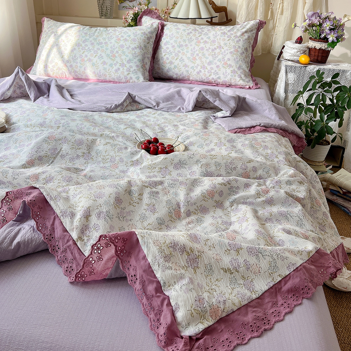 91家纺网 家纺一手货源 找家纺 一比一家纺 2026新款彩色花边木棉皱皱纱夏被四件套 花漫漫