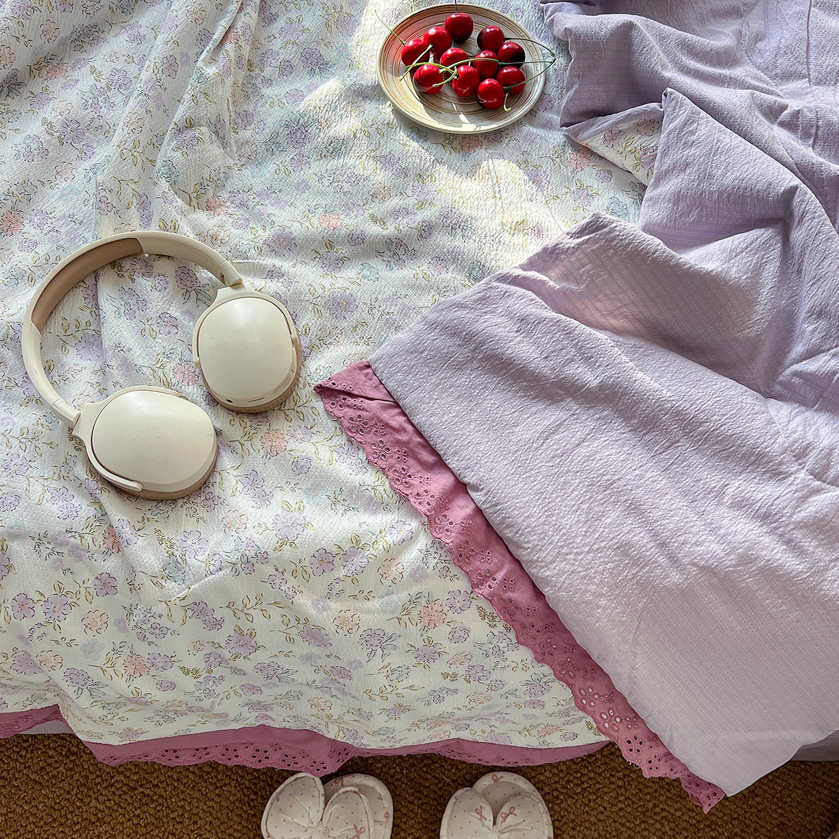 91家纺网 家纺一手货源 找家纺 一比一家纺 2026新款彩色花边木棉皱皱纱夏被四件套 花漫漫