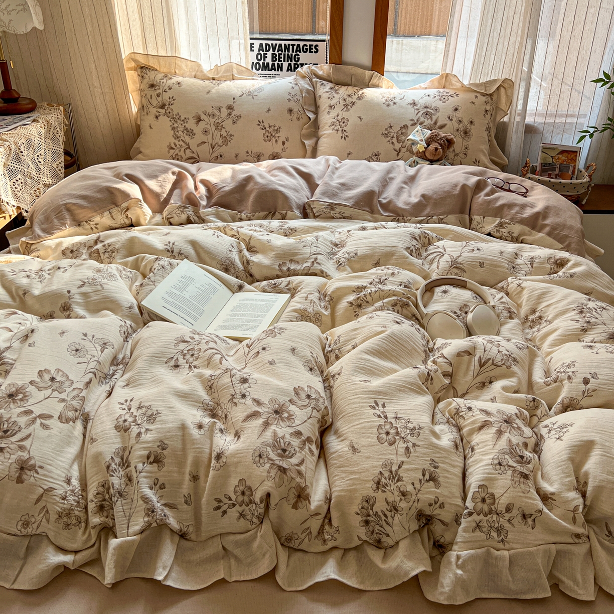 91家纺网 家纺一手货源 找家纺 耀悦家纺 2026新款真棉麻四件套轻奢法式大花边工艺款圆角荷叶边吊边床单 水墨牡丹