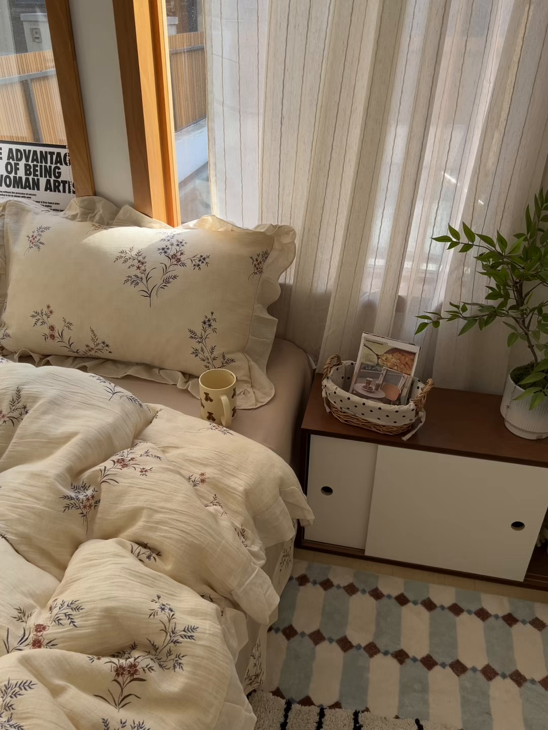 91家纺网 家纺一手货源 找家纺 耀悦家纺 2026新款真棉麻四件套轻奢法式大花边工艺款圆角荷叶边吊边床单 水墨牡丹