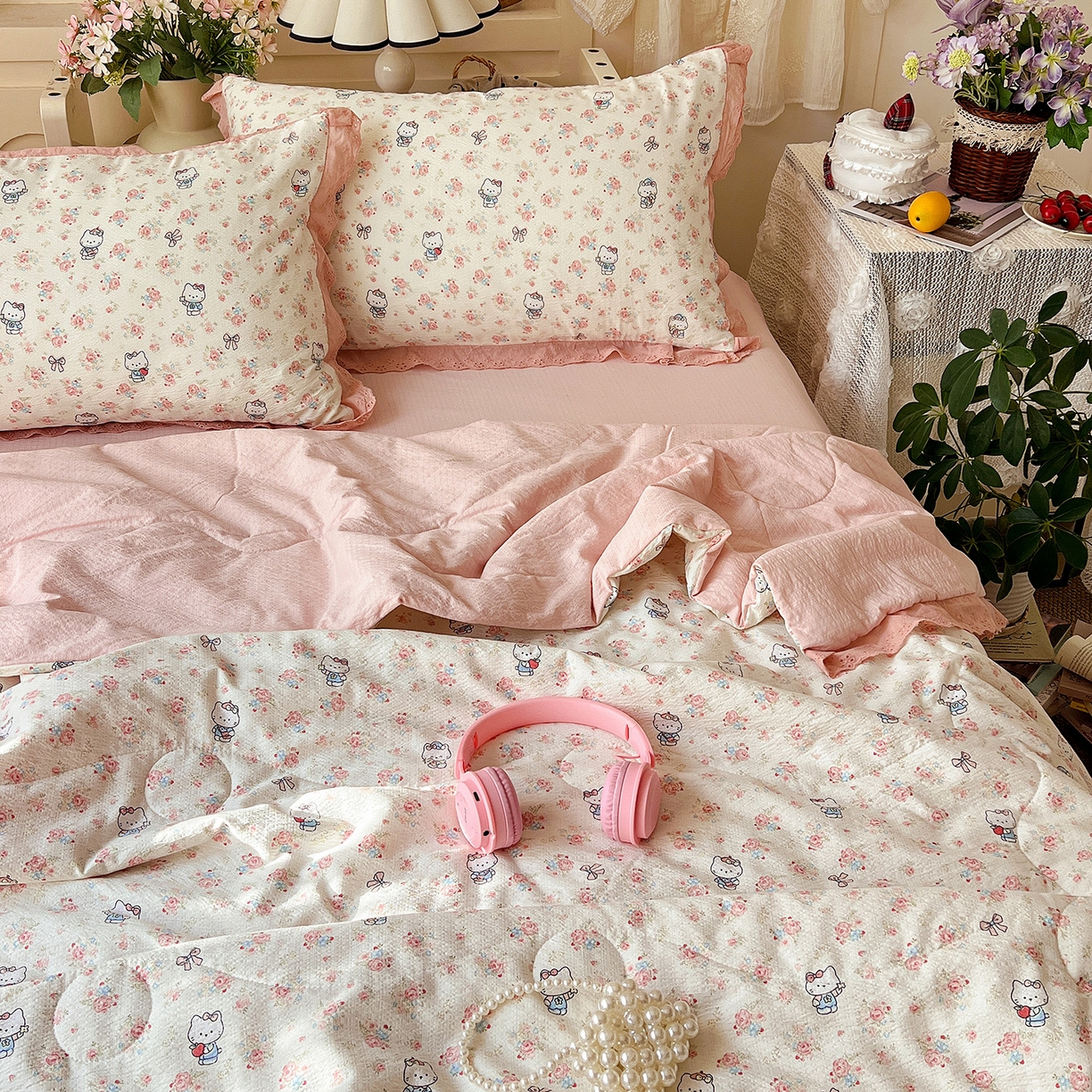 91家纺网 家纺一手货源 找家纺 一比一家纺 2026新款彩色花边木棉皱皱纱夏被四件套 奶芙喵