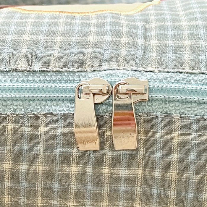 91家纺网 家纺一手货源 找家纺 古本家居 2026新款全棉鸿运马抱枕被系列 全棉鸿运马蓝格