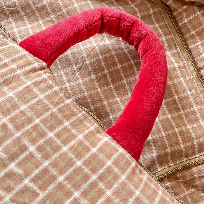 91家纺网 家纺一手货源 找家纺 古本家居 2026新款全棉鸿运马抱枕被系列 全棉鸿运马咖格