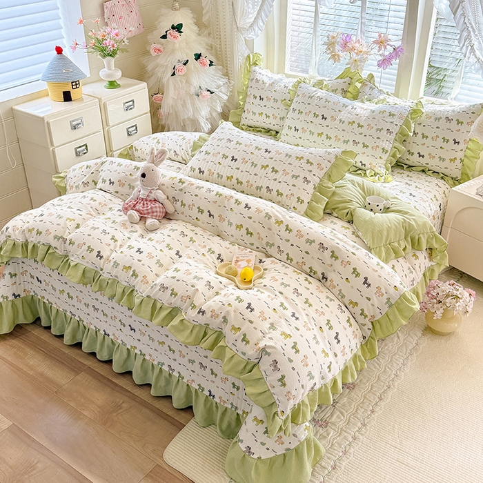 91家纺网 家纺一手货源 找家纺 唐人居 2026春夏新款皱皱水洗棉花边床盖四件套 幸运小马