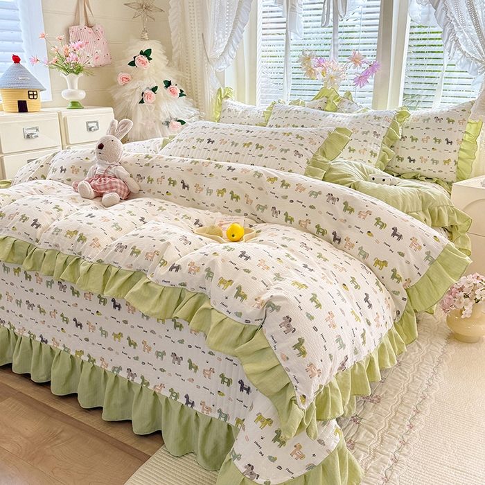 91家纺网 家纺一手货源 找家纺 唐人居 2026春夏新款皱皱水洗棉花边床盖四件套 幸运小马