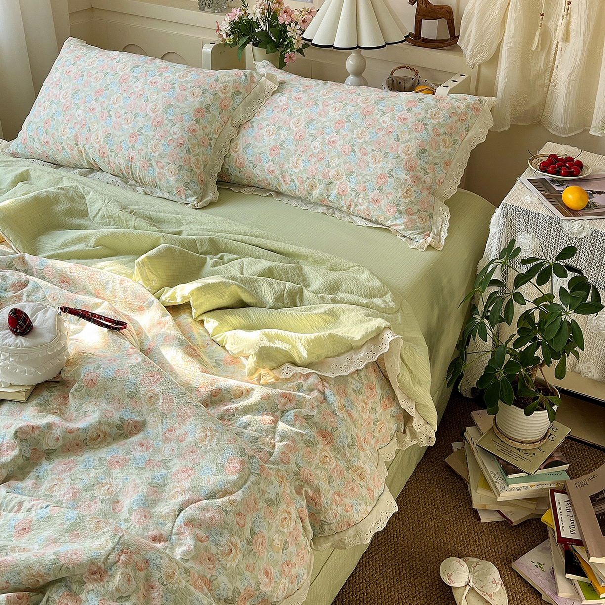 91家纺网 家纺一手货源 找家纺 一比一家纺 2026新款彩色花边木棉皱皱纱夏被四件套 邂逅