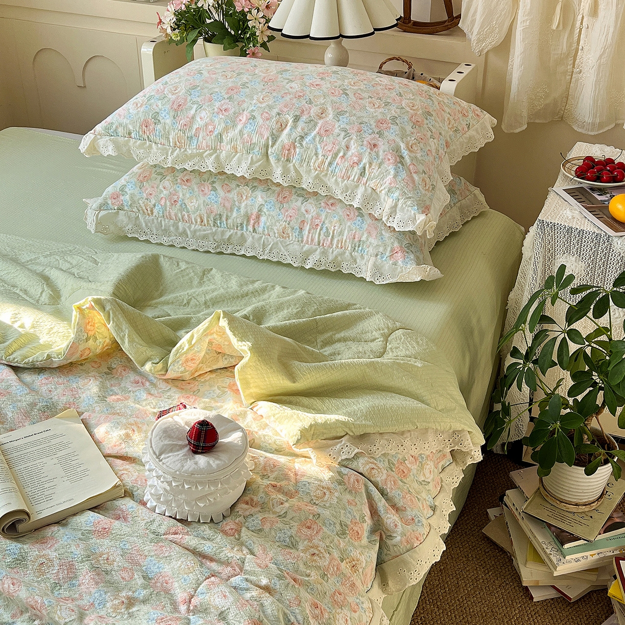 91家纺网 家纺一手货源 找家纺 一比一家纺 2026新款彩色花边木棉皱皱纱夏被四件套 邂逅