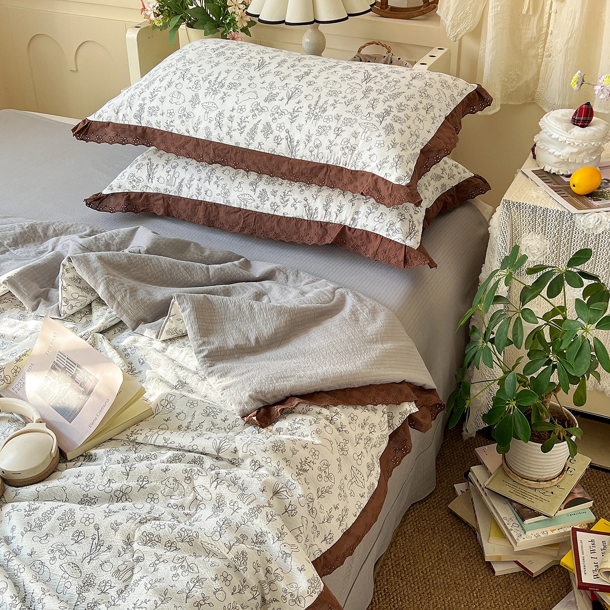 91家纺网 家纺一手货源 找家纺 一比一家纺 2026新款彩色花边木棉皱皱纱夏被四件套 野餐兔