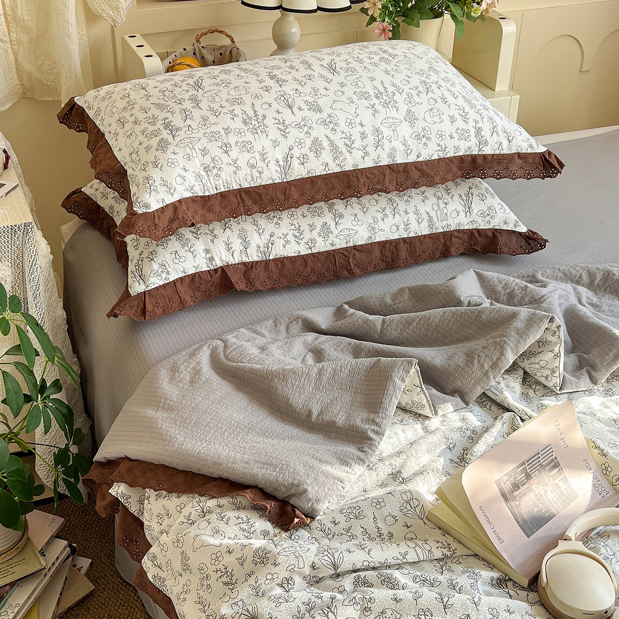 91家纺网 家纺一手货源 找家纺 一比一家纺 2026新款彩色花边木棉皱皱纱夏被四件套 野餐兔