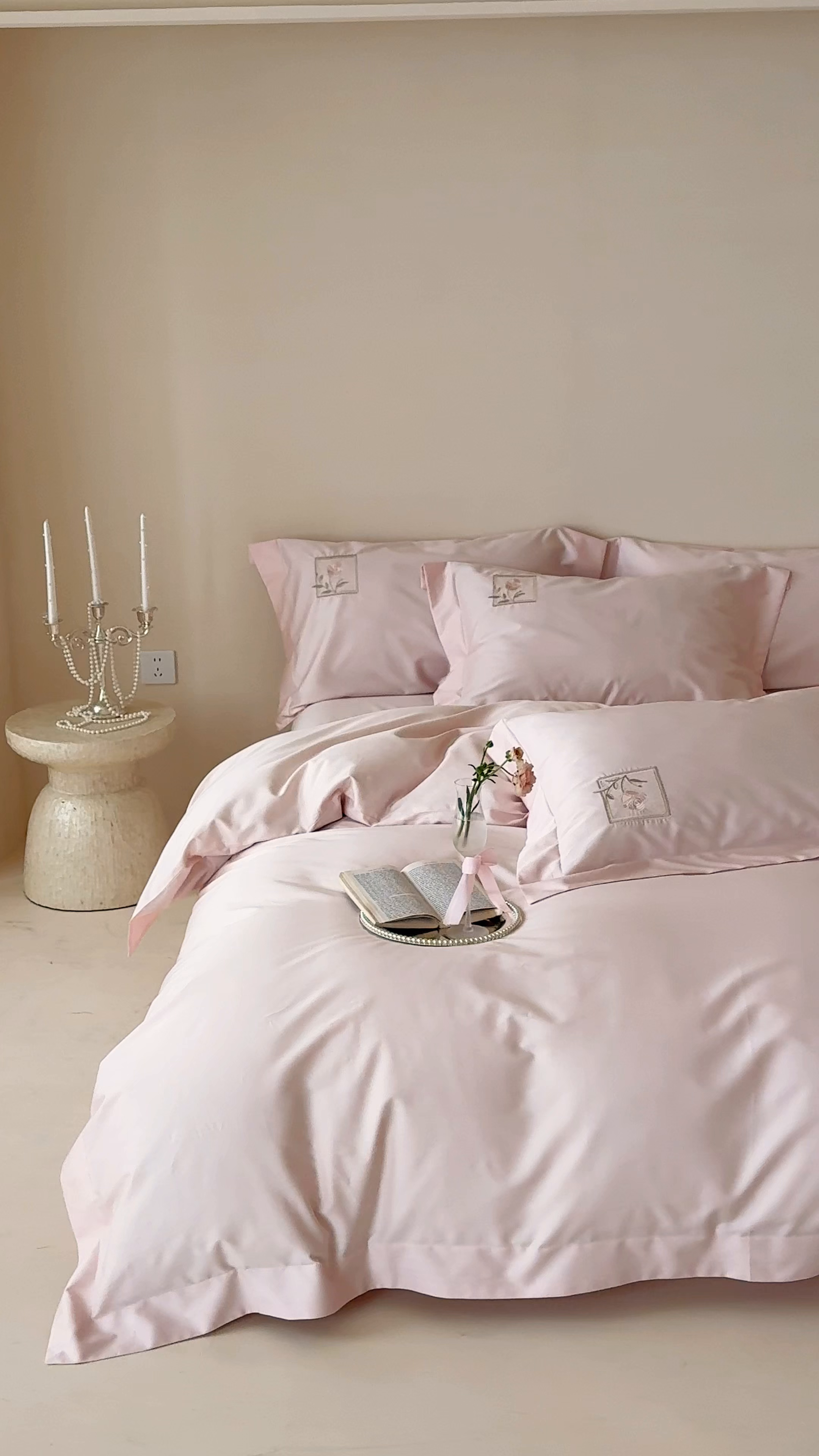 91家纺网 家纺一手货源 找家纺 泽西 2026新品刺绣50s双股全棉长绒棉宽边四件套-花栖 花栖-公主粉【控价358-378】