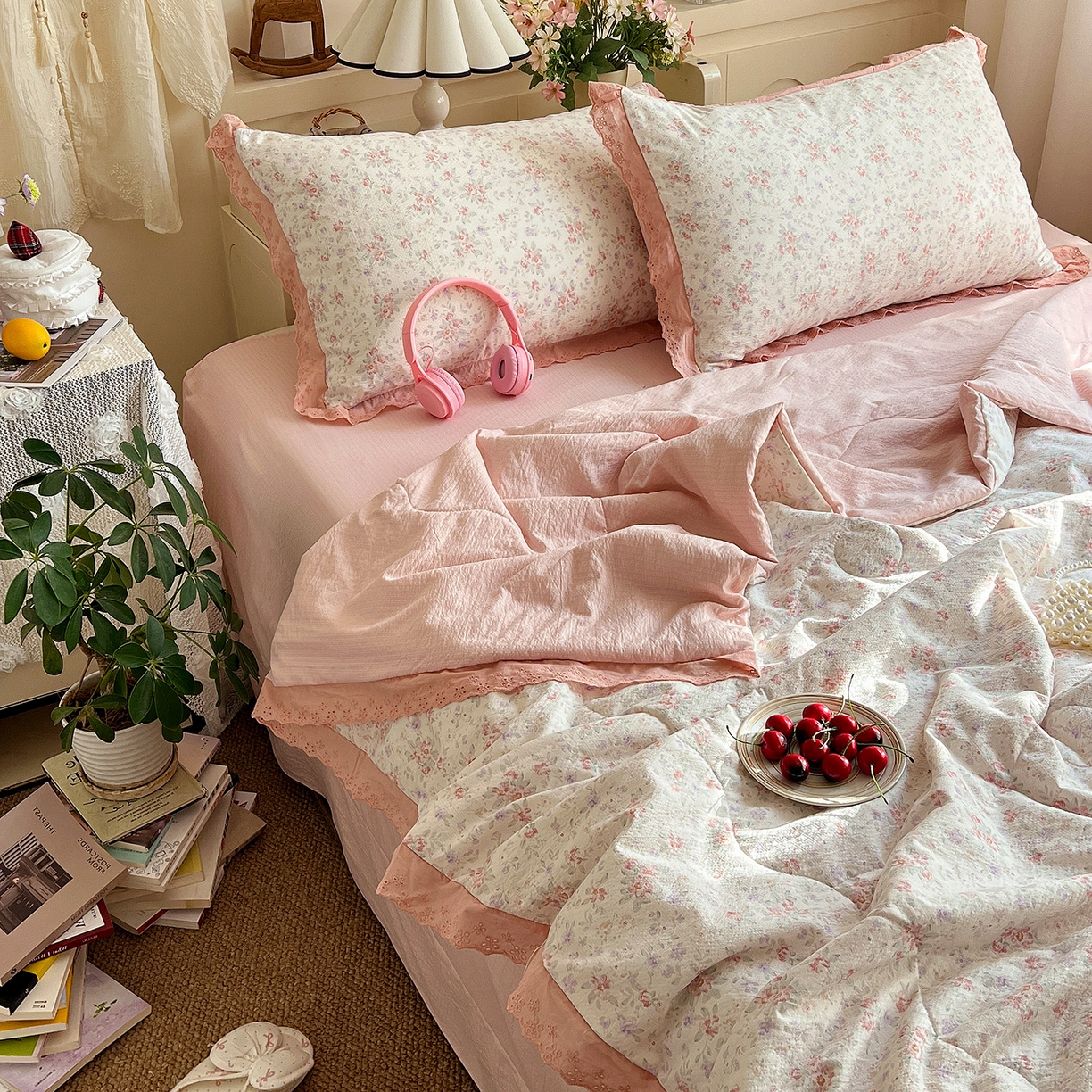 91家纺网 家纺一手货源 找家纺 一比一家纺 2026新款彩色花边木棉皱皱纱夏被四件套 樱花季