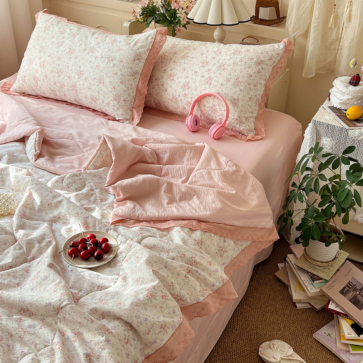 91家纺网 家纺一手货源 找家纺 一比一家纺 2026新款彩色花边木棉皱皱纱夏被四件套 樱花季