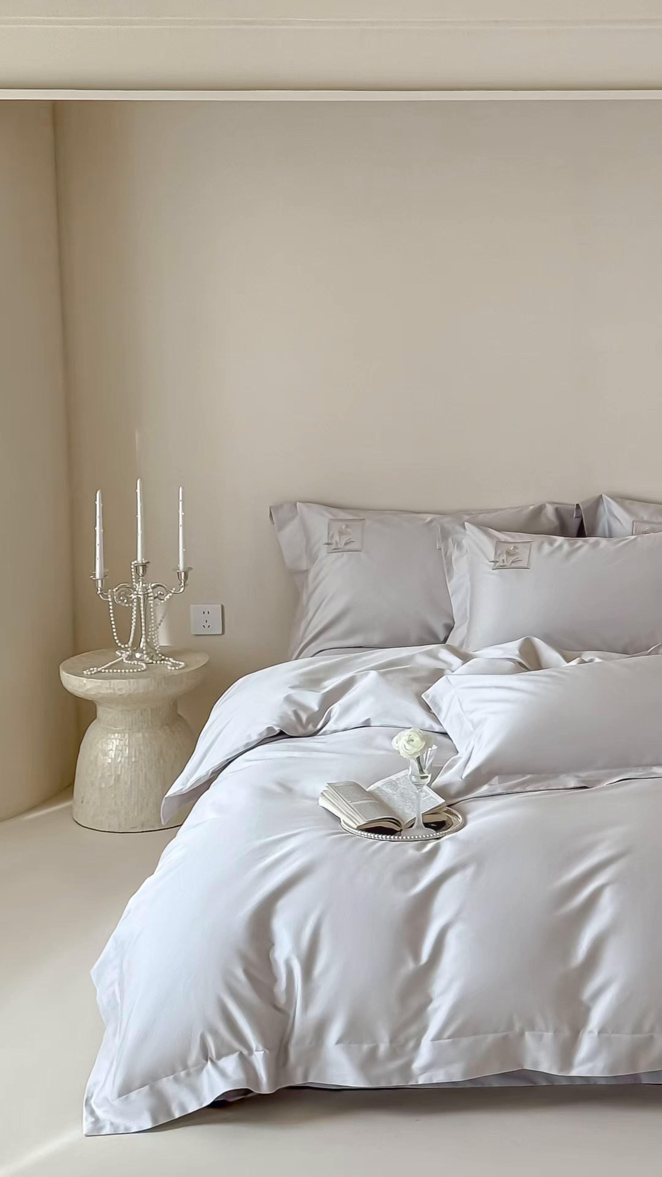 91家纺网 家纺一手货源 找家纺 泽西 2026新品刺绣50s双股全棉长绒棉宽边四件套-花栖 花栖-浅妃灰【控价358-378】