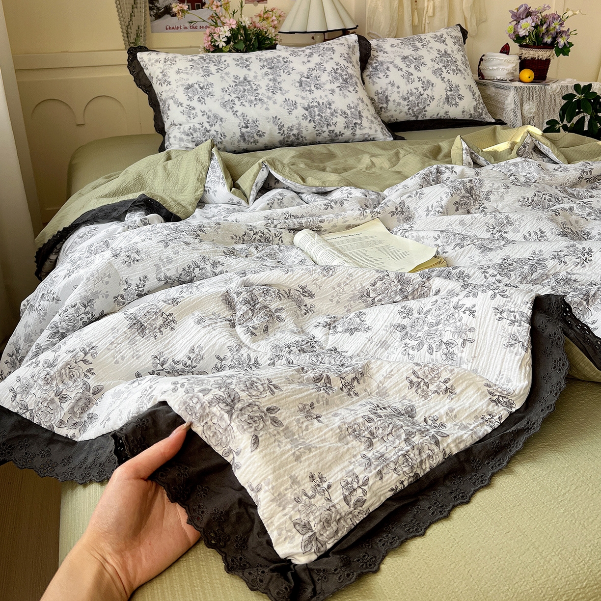 一比一家纺 2026新款彩色花边木棉皱皱纱夏被四件套 悠然