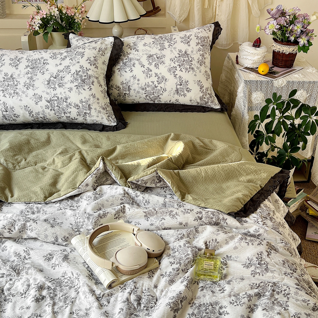 91家纺网 家纺一手货源 找家纺 一比一家纺 2026新款彩色花边木棉皱皱纱夏被四件套 悠然