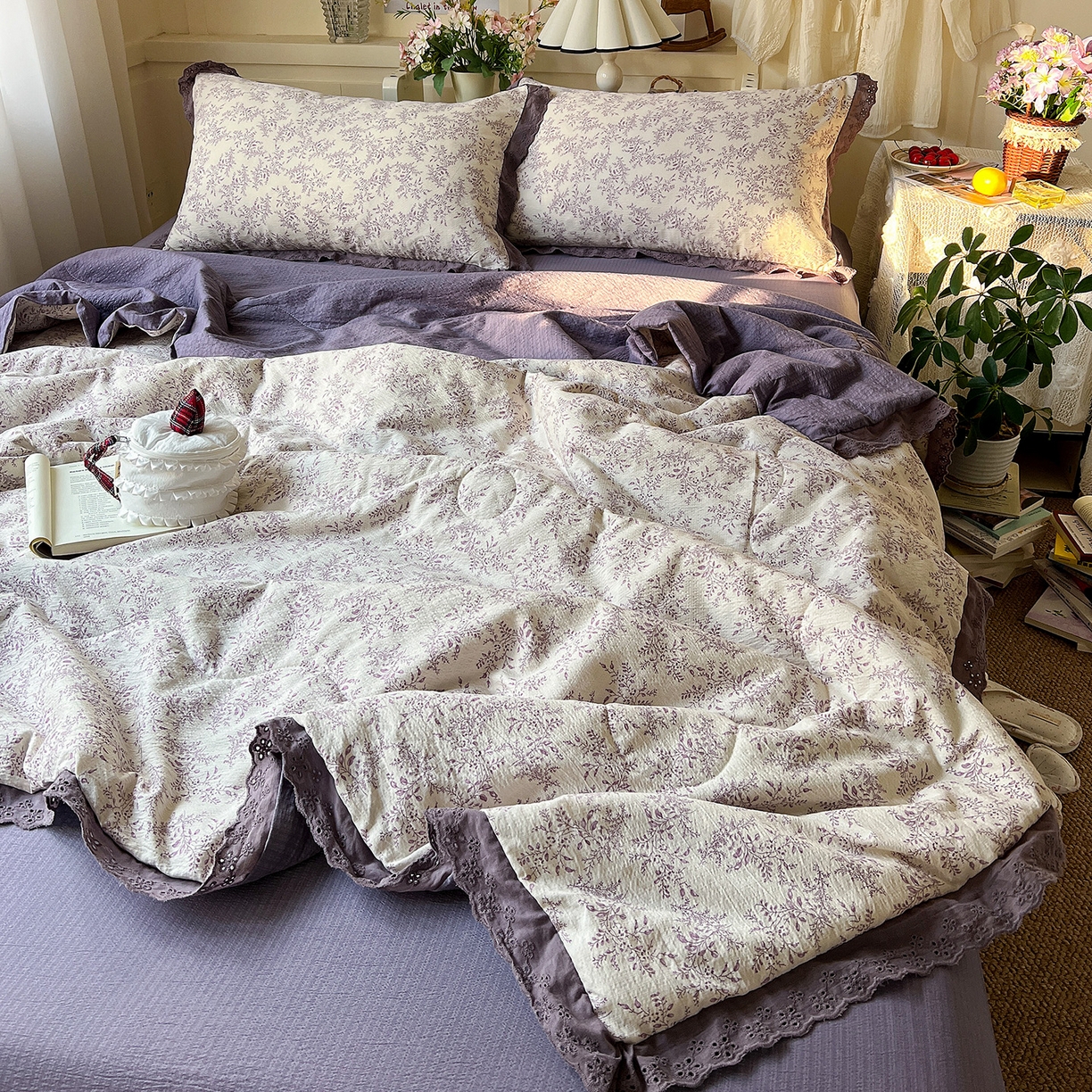 91家纺网 家纺一手货源 找家纺 一比一家纺 2026新款彩色花边木棉皱皱纱夏被四件套 紫烟