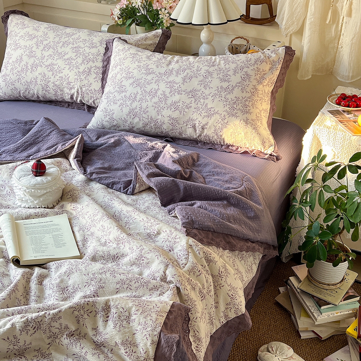 91家纺网 家纺一手货源 找家纺 一比一家纺 2026新款彩色花边木棉皱皱纱夏被四件套 紫烟