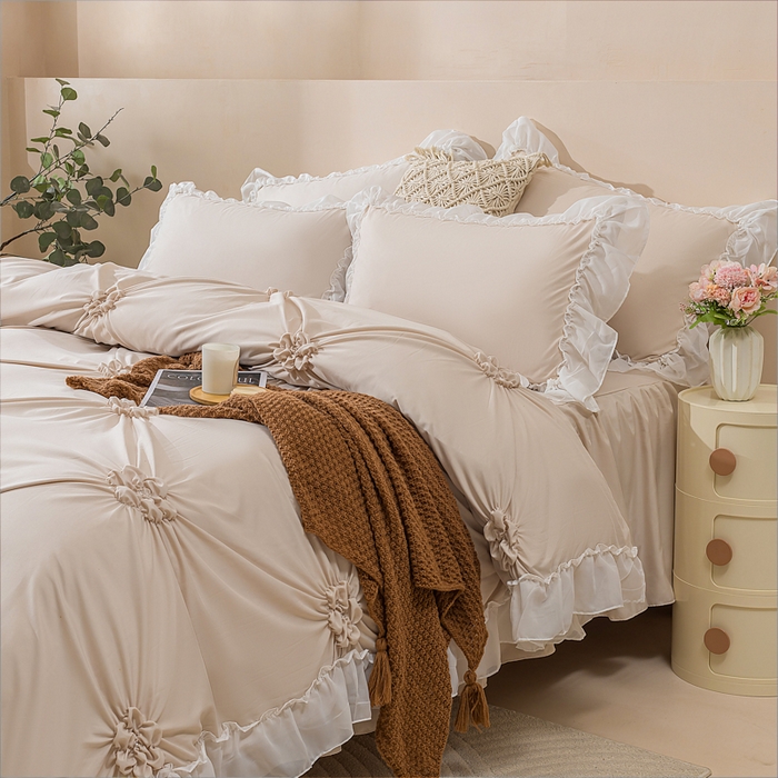 91家纺网 家纺一手货源 找家纺 恩和家纺 2026新款弹力揪花白纱飞边床单款床裙款三四件套 新驼