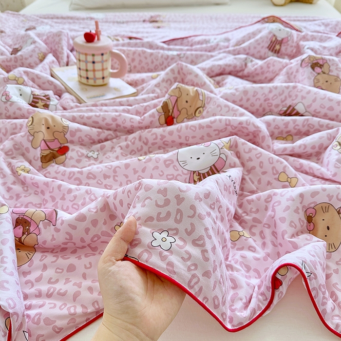 91家纺网 家纺一手货源 找家纺 萌飞  2026年新款A类针织棉嘟嘟被夏被春秋被空调被儿童学生被子被芯 粉粉豹纹猫