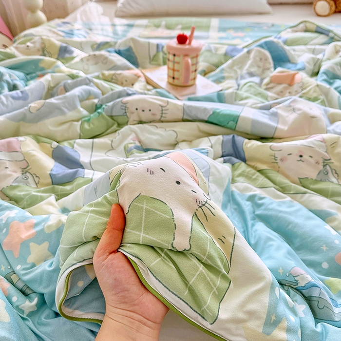 91家纺网 家纺一手货源 找家纺 萌飞  2026年新款A类针织棉嘟嘟被夏被春秋被空调被儿童学生被子被芯 喵喵屋