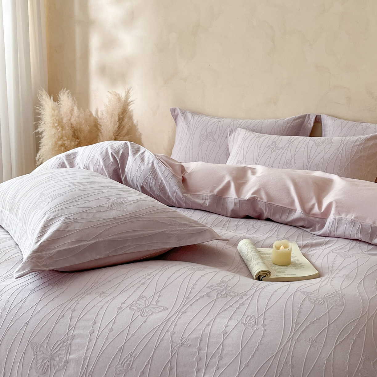 91家纺网 家纺一手货源 找家纺 火麒麟家纺 2026新款A类全棉纯棉水洗立体浮雕提花纯棉四件套 蝶梦（淡雅紫）