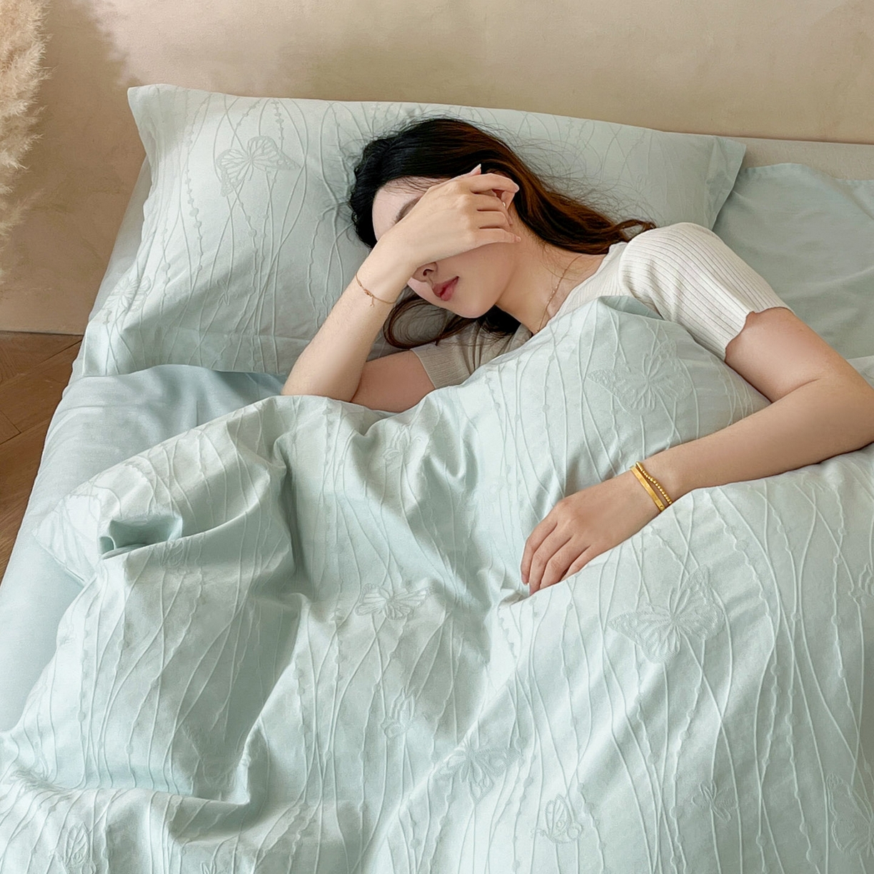 91家纺网 家纺一手货源 找家纺 火麒麟家纺 2026新款A类全棉纯棉水洗立体浮雕提花纯棉四件套 蝶梦（湖水绿）