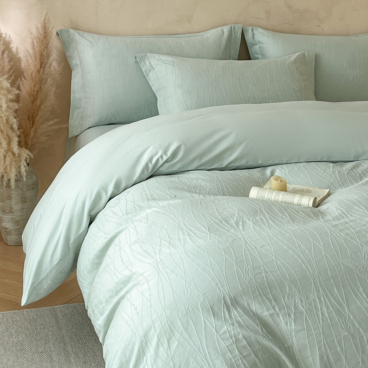 91家纺网 家纺一手货源 找家纺 火麒麟家纺 2026新款A类全棉纯棉水洗立体浮雕提花纯棉四件套 蝶梦（湖水绿）