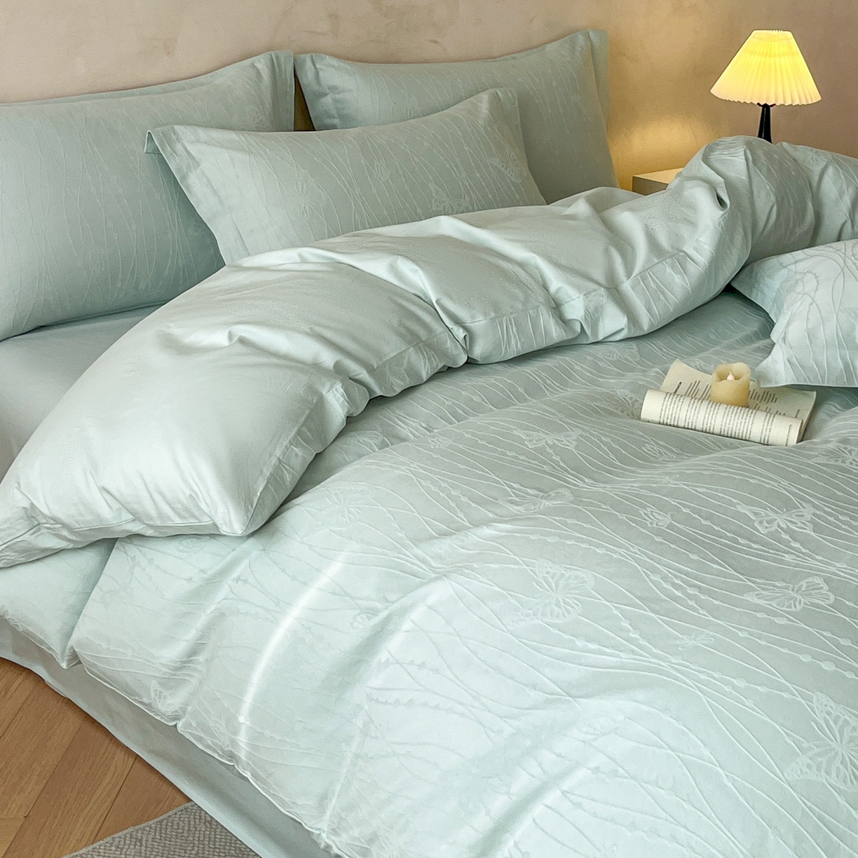 91家纺网 家纺一手货源 找家纺 火麒麟家纺 2026新款A类全棉纯棉水洗立体浮雕提花纯棉四件套 蝶梦（湖水绿）