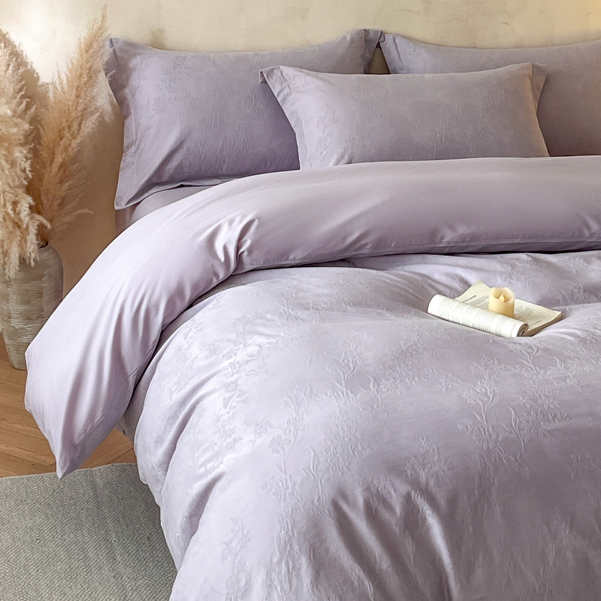 91家纺网 家纺一手货源 找家纺 火麒麟家纺 2026新款A类全棉纯棉水洗立体浮雕提花纯棉四件套 花草集市（丁香紫）