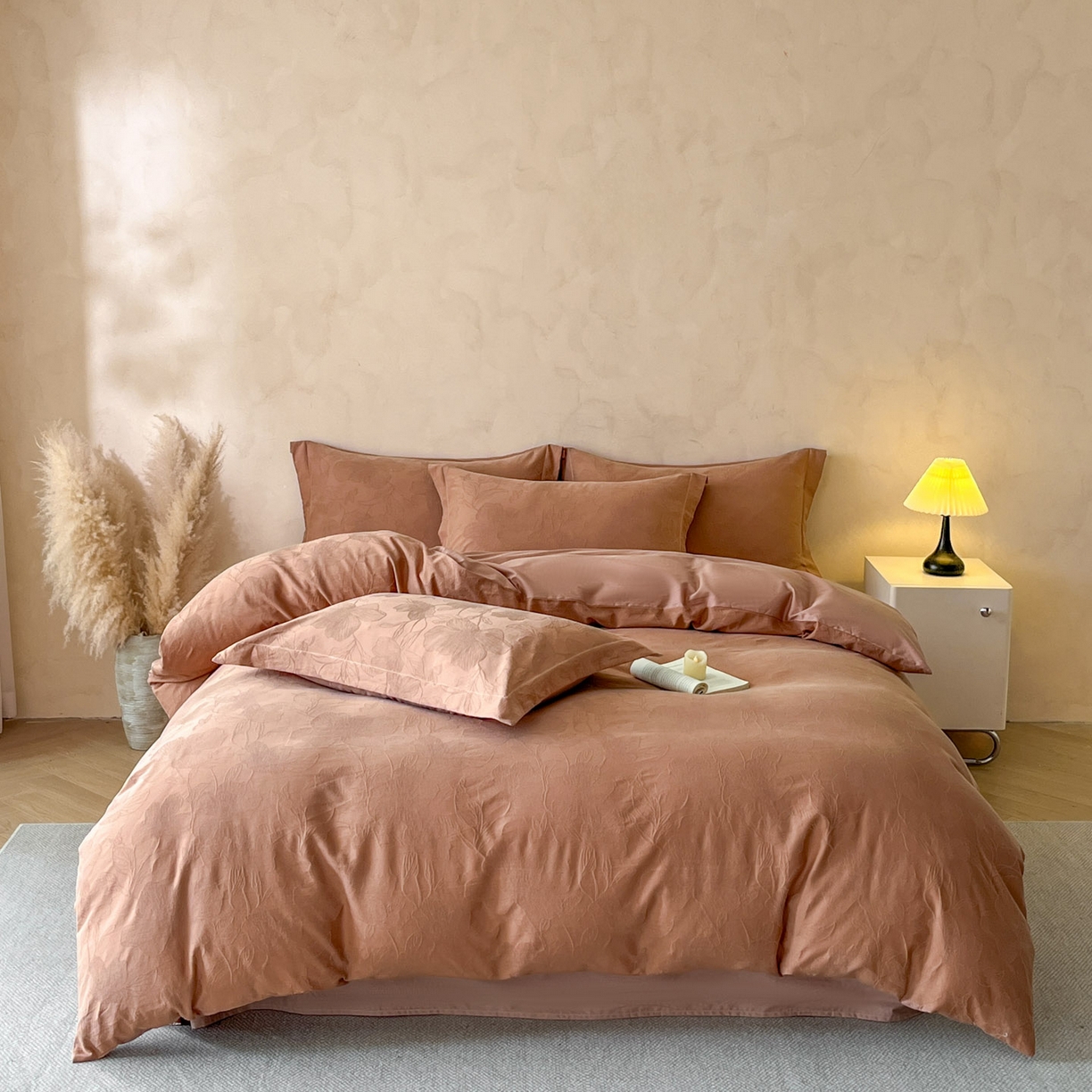 91家纺网 家纺一手货源 找家纺 火麒麟家纺 2026新款A类全棉纯棉水洗立体浮雕提花纯棉四件套 花柔玉净（深秋咖）