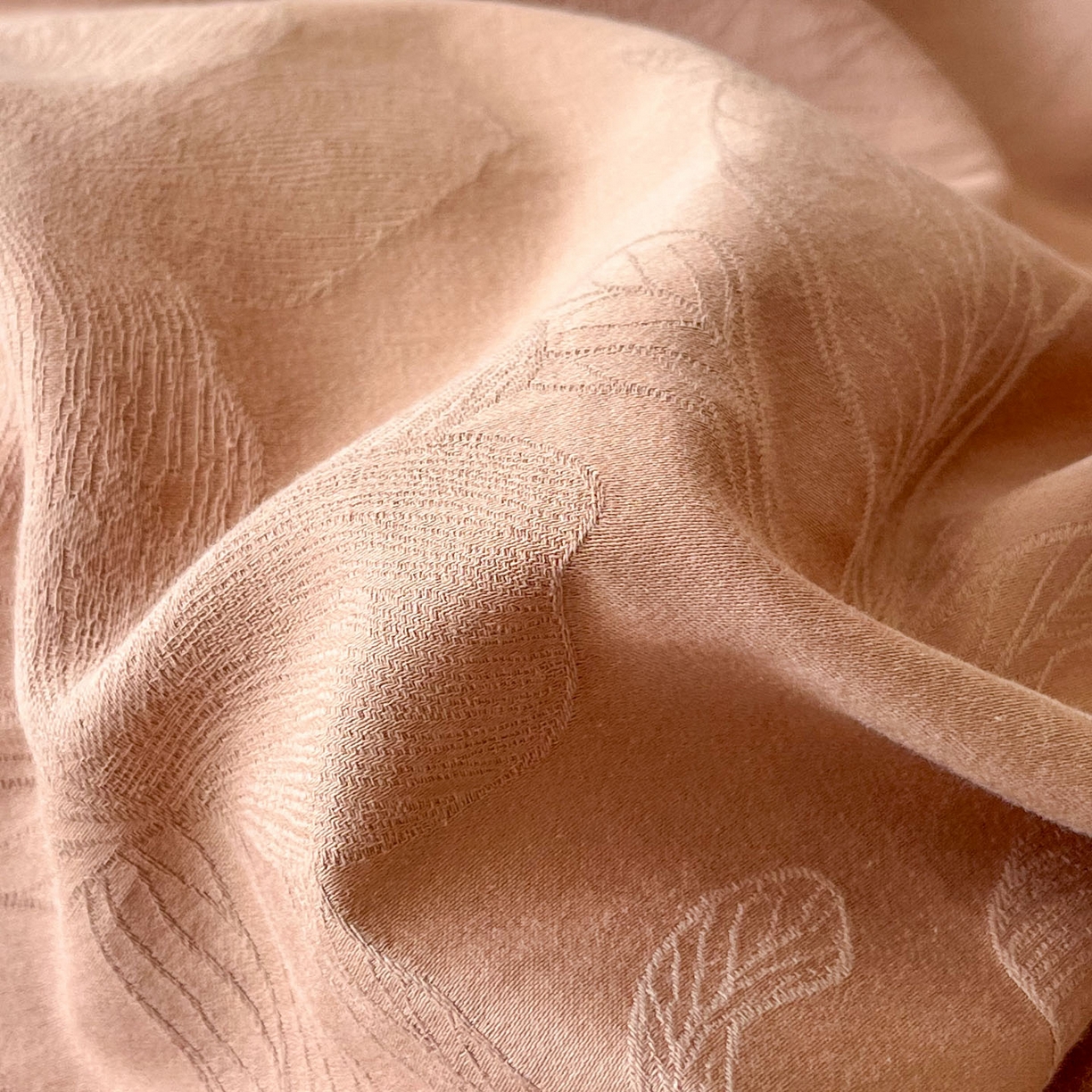 91家纺网 家纺一手货源 找家纺 火麒麟家纺 2026新款A类全棉纯棉水洗立体浮雕提花纯棉四件套 花柔玉净（深秋咖）