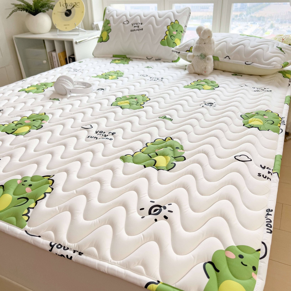 91家纺网 家纺一手货源 找家纺 希廷顿 2026新款印花夹棉防水床垫 小恐龙