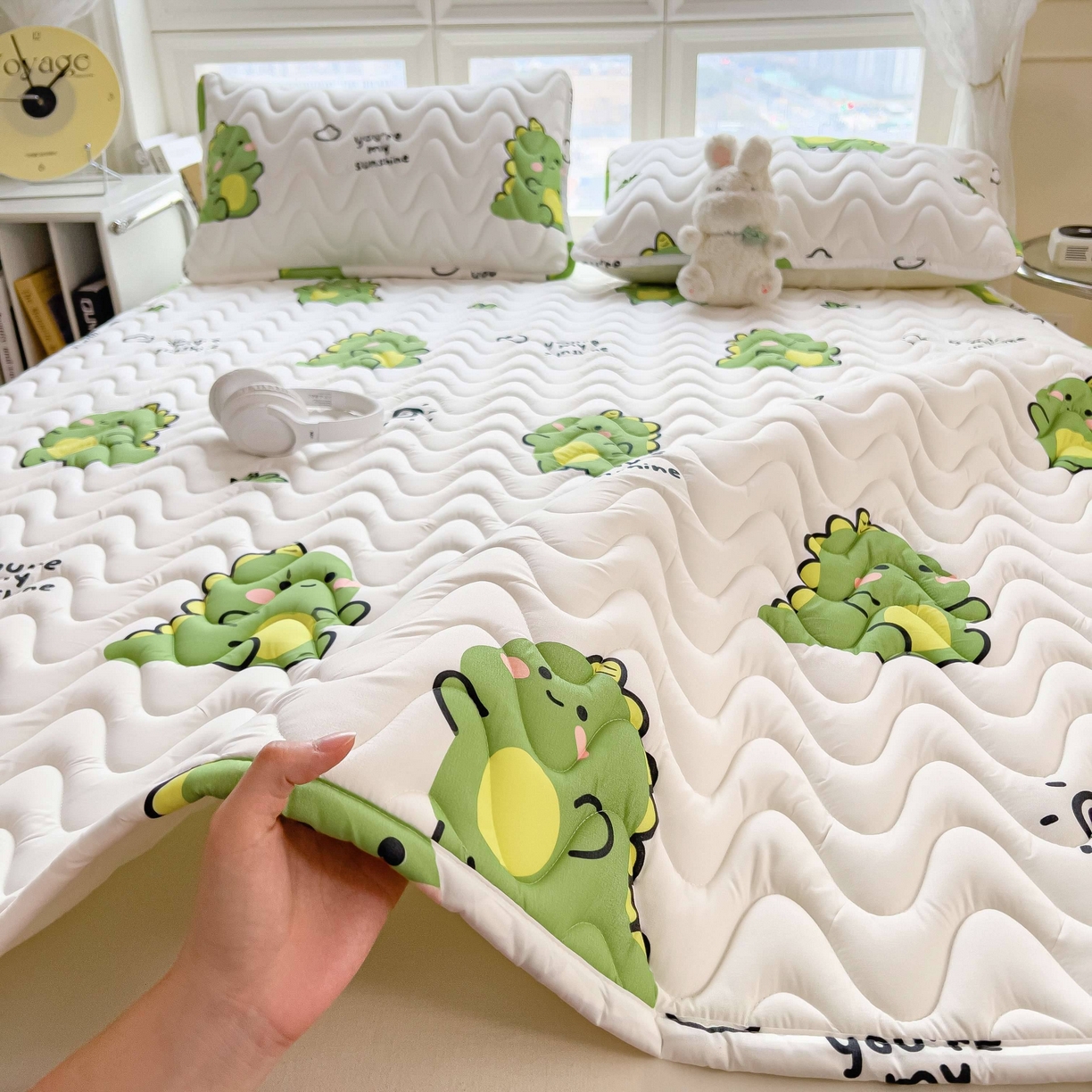 91家纺网 家纺一手货源 找家纺 希廷顿 2026新款印花夹棉防水床垫 小恐龙