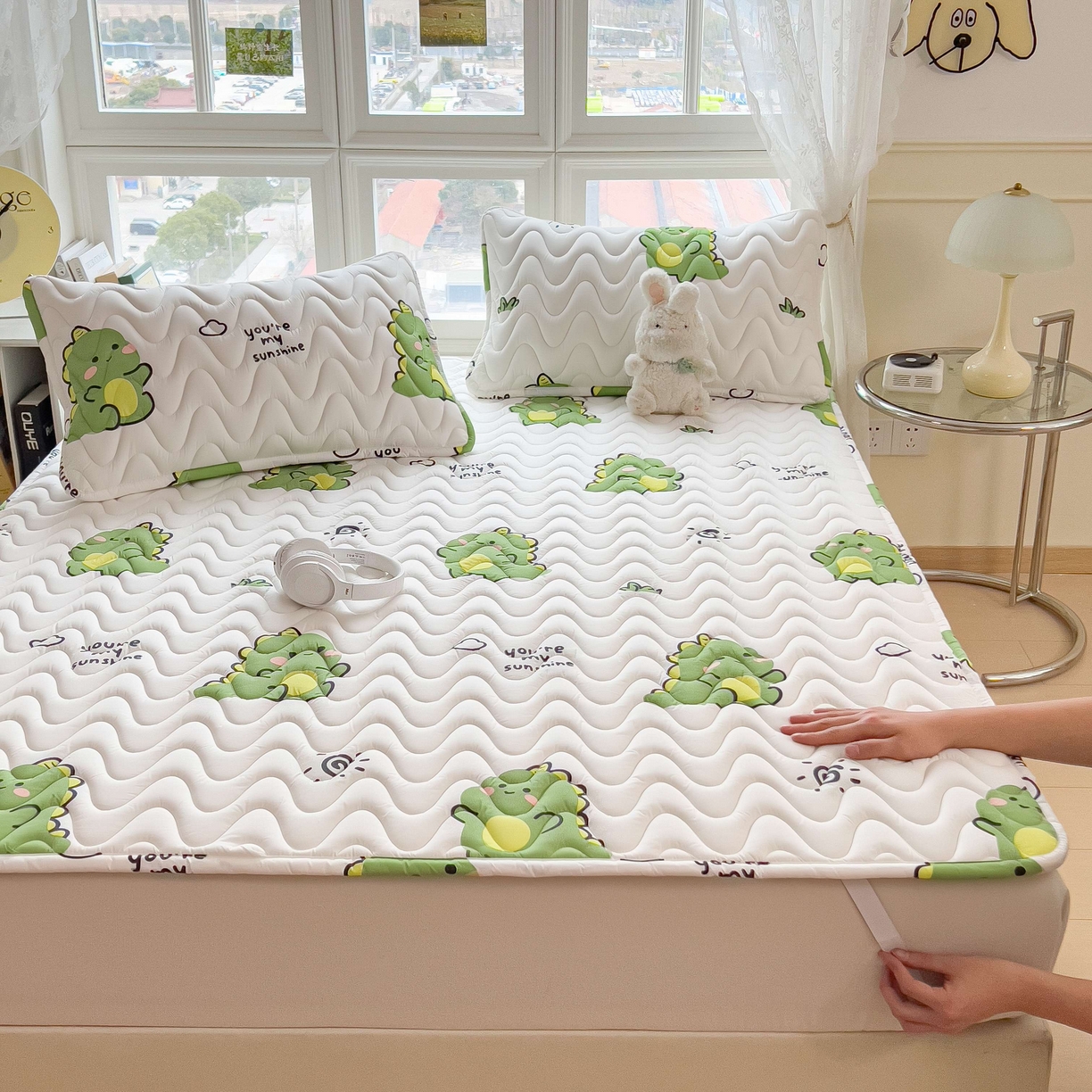 91家纺网 家纺一手货源 找家纺 希廷顿 2026新款印花夹棉防水床垫 小恐龙