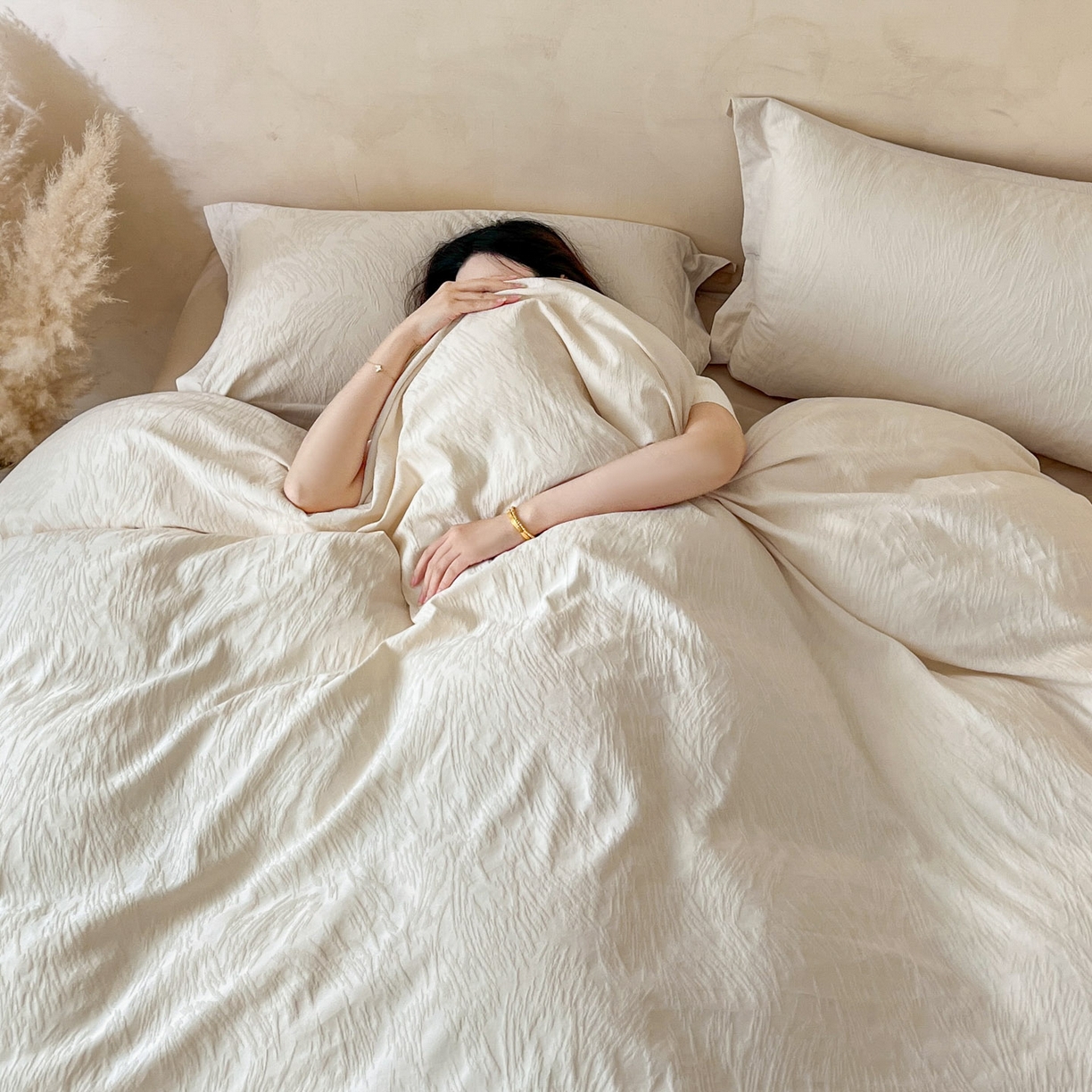 91家纺网 家纺一手货源 找家纺 火麒麟家纺 2026新款A类全棉纯棉水洗立体浮雕提花纯棉四件套 克拉拉（奶昔白）