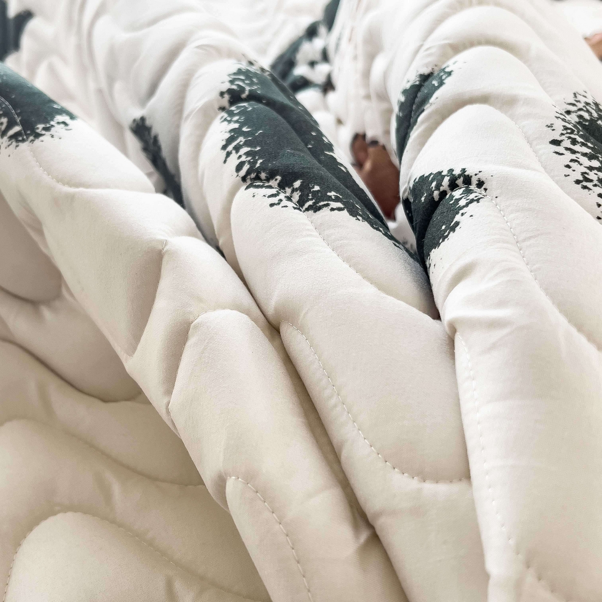 91家纺网 家纺一手货源 找家纺 希廷顿 2026新款印花夹棉防水床垫 luck熊