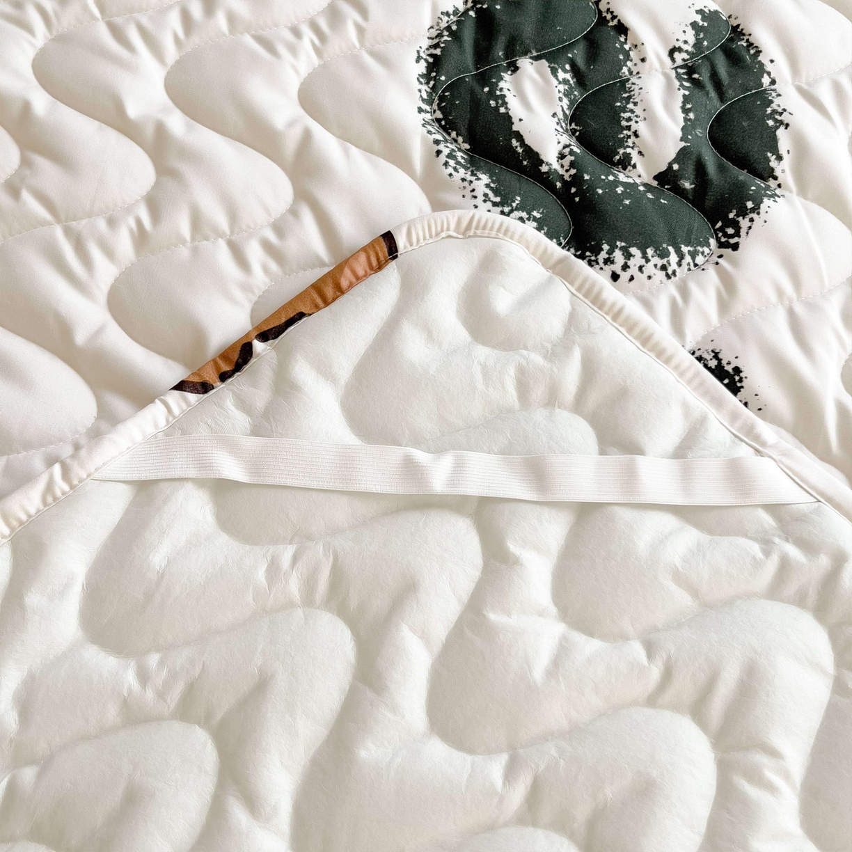 91家纺网 家纺一手货源 找家纺 希廷顿 2026新款印花夹棉防水床垫 luck熊