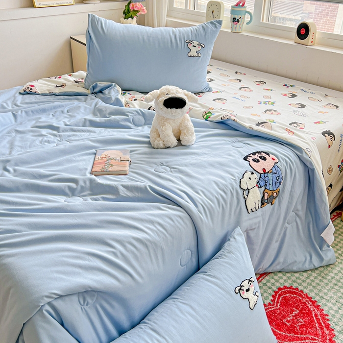 91家纺网 家纺一手货源 找家纺 一霖家纺 2026新款高克重云朵棉正版蜡笔小新夏凉被空调被夏被四件套  小红书热推爆款 夏被-小新和大白