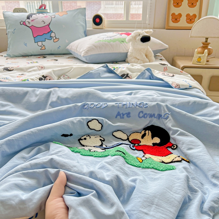 91家纺网 家纺一手货源 找家纺 一霖家纺 2026新款高克重云朵棉正版蜡笔小新夏凉被空调被夏被四件套  小红书热推爆款 夏被-遛小白