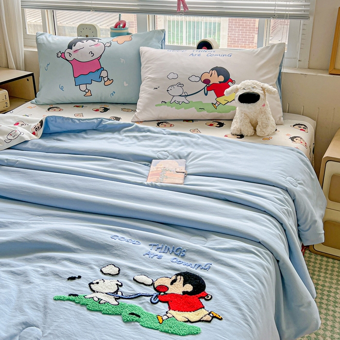 91家纺网 家纺一手货源 找家纺 一霖家纺 2026新款高克重云朵棉正版蜡笔小新夏凉被空调被夏被四件套  小红书热推爆款 夏被-遛小白