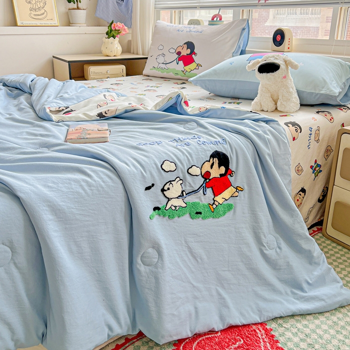 91家纺网 家纺一手货源 找家纺 一霖家纺 2026新款高克重云朵棉正版蜡笔小新夏凉被空调被夏被四件套  小红书热推爆款 夏被-遛小白