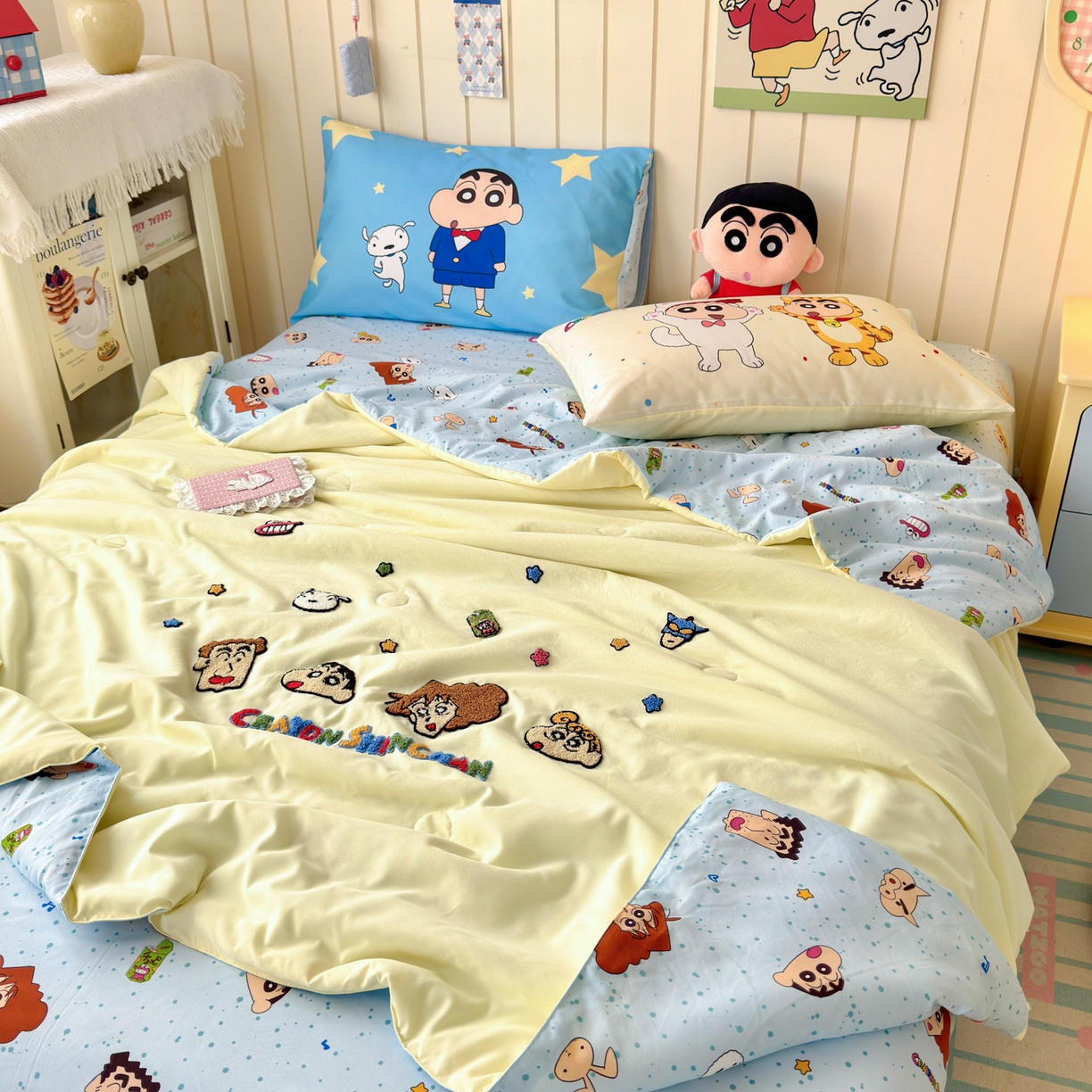 91家纺网 家纺一手货源 找家纺 一霖家纺 2026新款高克重云朵棉正版蜡笔小新夏凉被空调被夏被四件套  小红书热推爆款 夏被-呆萌蜡笔小新