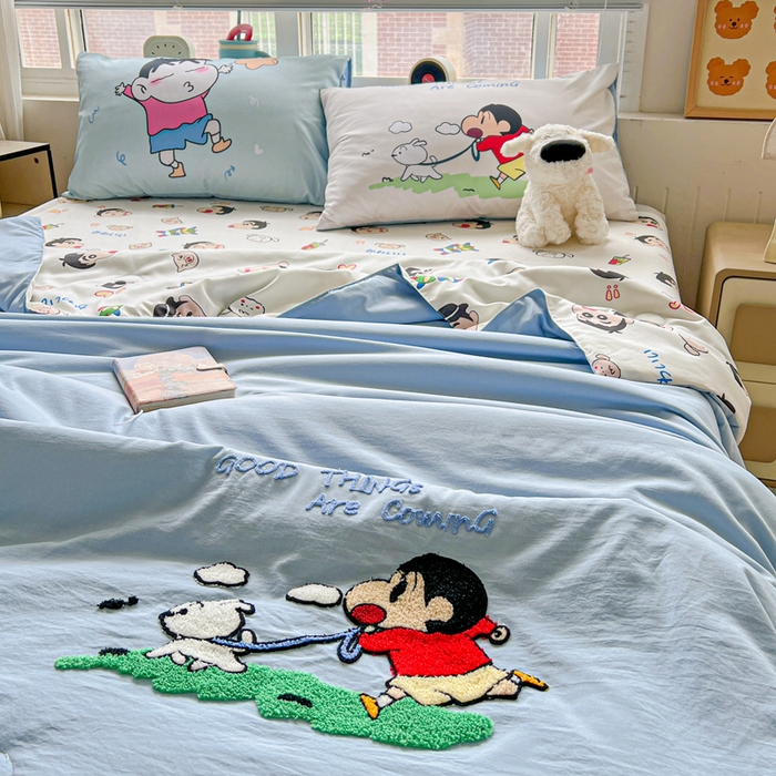 91家纺网 家纺一手货源 找家纺 一霖家纺 2026新款高克重云朵棉正版蜡笔小新夏凉被空调被夏被四件套  小红书热推爆款 夏被-遛小白