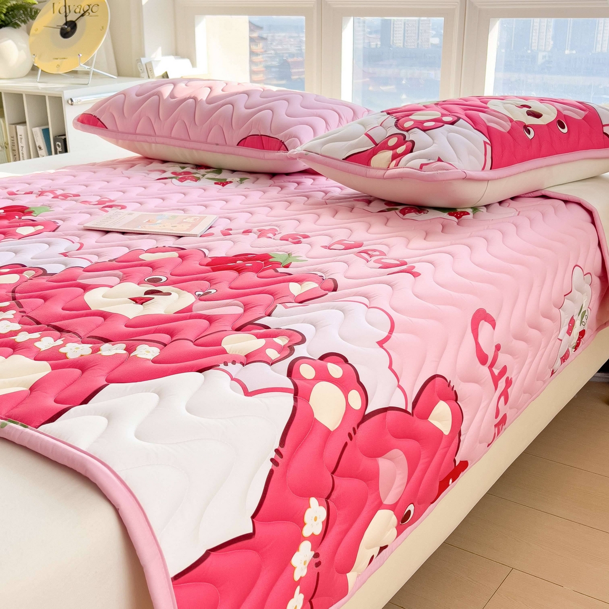 91家纺网 家纺一手货源 找家纺 希廷顿 2026新款印花夹棉防水床垫 草莓熊