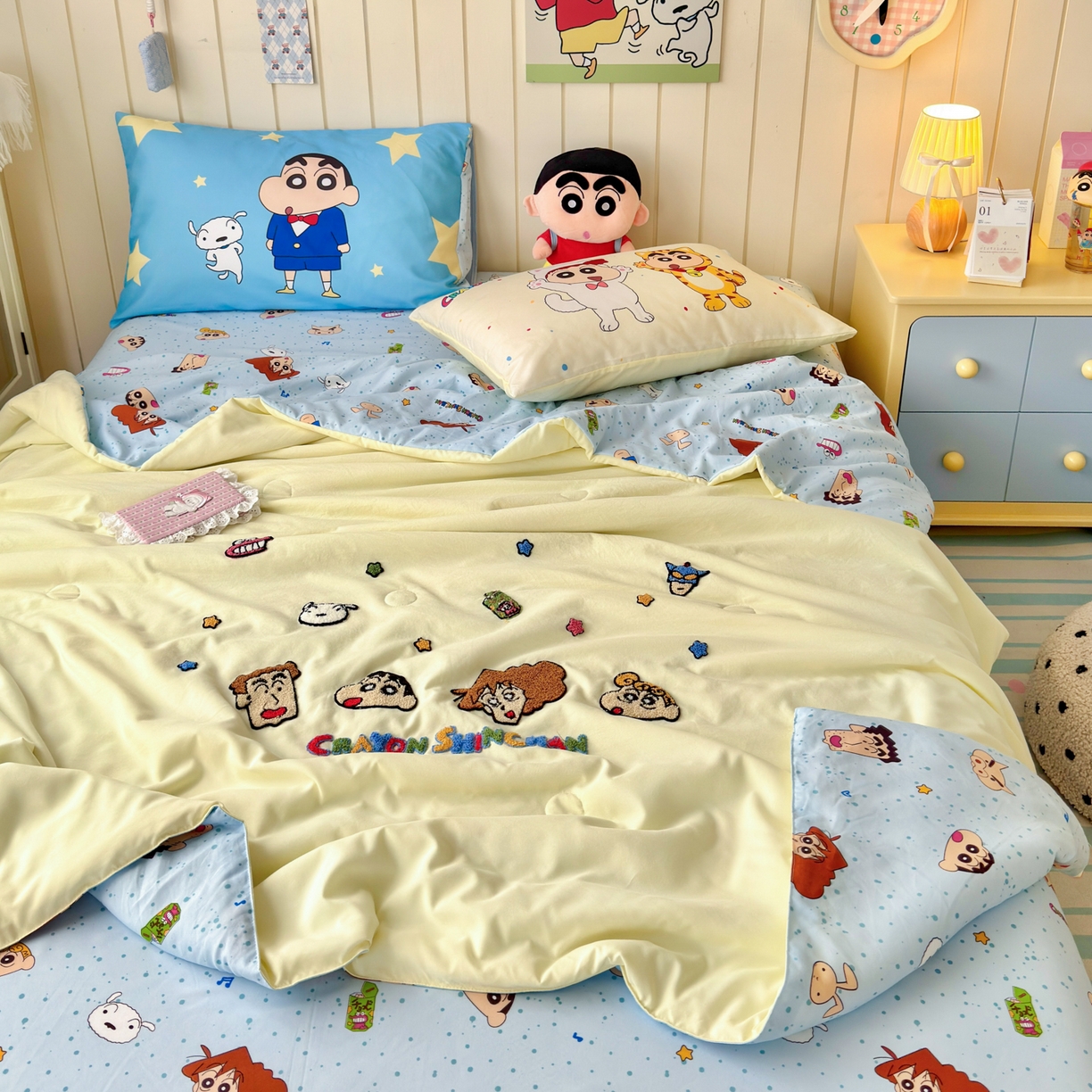 91家纺网 家纺一手货源 找家纺 一霖家纺 2026新款高克重云朵棉正版蜡笔小新夏凉被空调被夏被四件套  小红书热推爆款 夏被-呆萌蜡笔小新