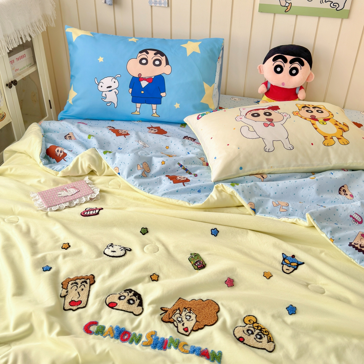 91家纺网 家纺一手货源 找家纺 一霖家纺 2026新款高克重云朵棉正版蜡笔小新夏凉被空调被夏被四件套  小红书热推爆款 夏被-呆萌蜡笔小新