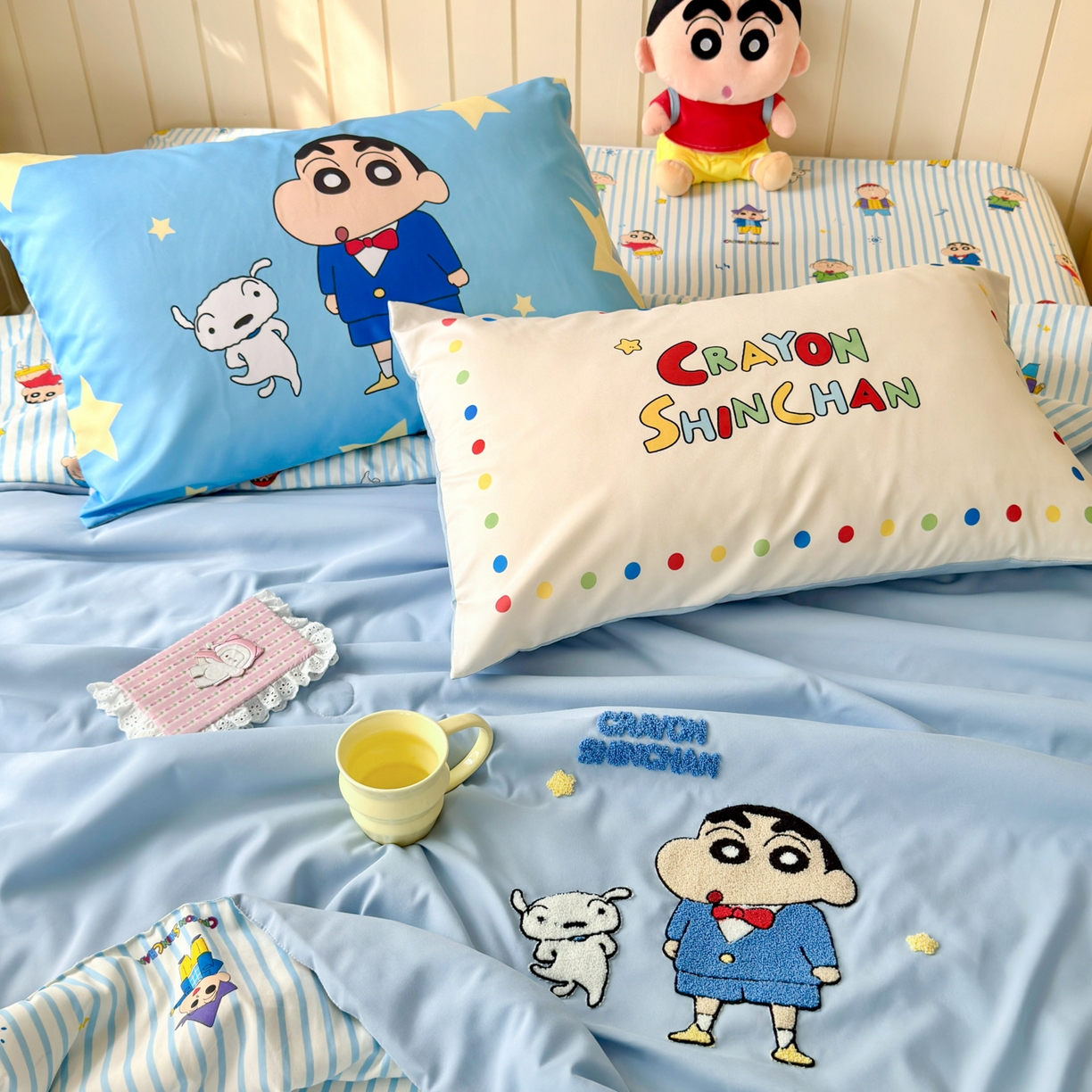 91家纺网 家纺一手货源 找家纺 一霖家纺 2026新款高克重云朵棉正版蜡笔小新夏凉被空调被夏被四件套  小红书热推爆款 夏被-海盐蜡笔小新