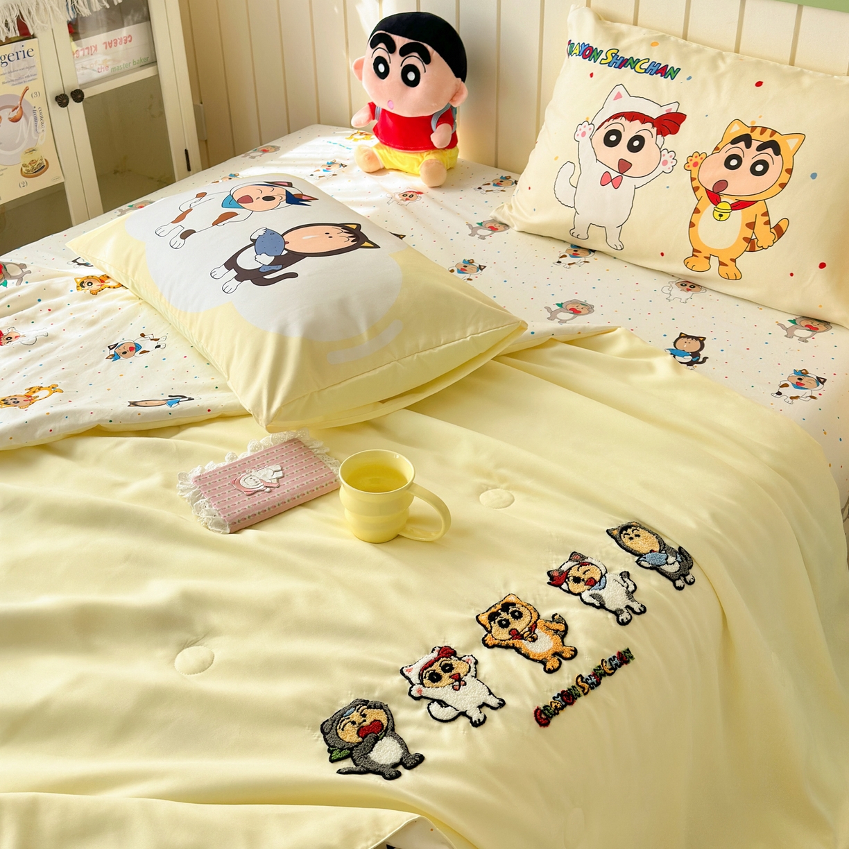 91家纺网 家纺一手货源 找家纺 一霖家纺 2026新款高克重云朵棉正版蜡笔小新夏凉被空调被夏被四件套  小红书热推爆款 夏被-小新变装秀