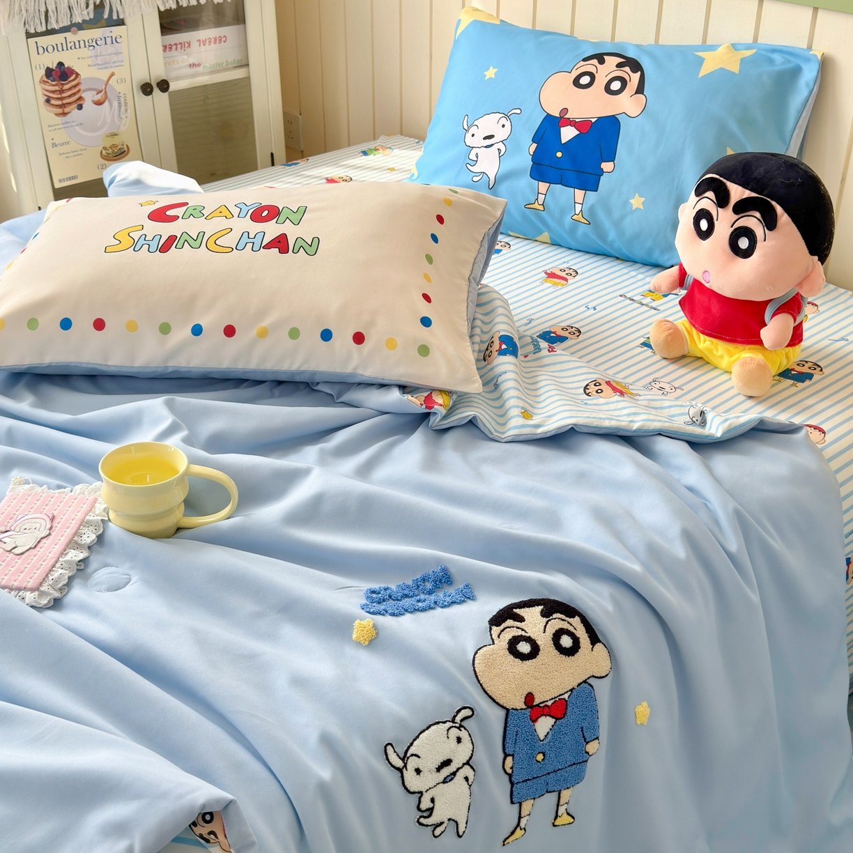 91家纺网 家纺一手货源 找家纺 一霖家纺 2026新款高克重云朵棉正版蜡笔小新夏凉被空调被夏被四件套  小红书热推爆款 夏被-海盐蜡笔小新